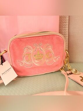 🏷️NWT💗Exclusive JUICY COUTURE camera side bag!✨